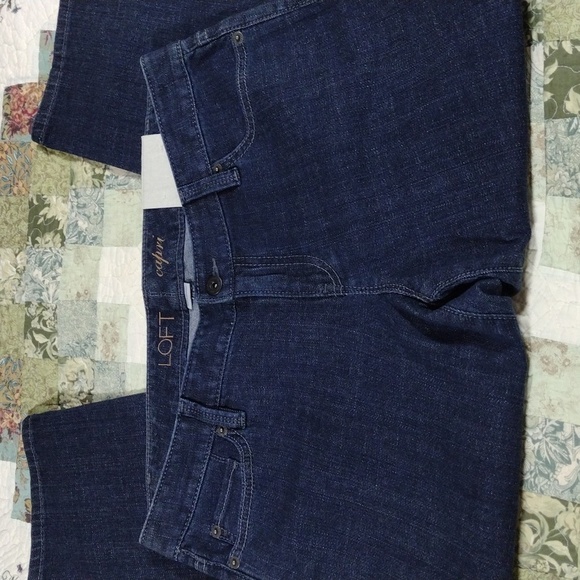 LOFT Pants - Loft‎ Capri Low-rise Dark Wash Denim